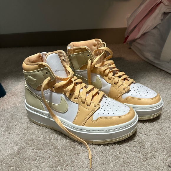 Air Jordan 1 Mid Elevate Nike Celestial Gold Orange Cream - Picture 2 of 10